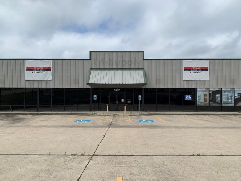 More Photos Of 5457 W Davis St, Conroe Unknown For Lease