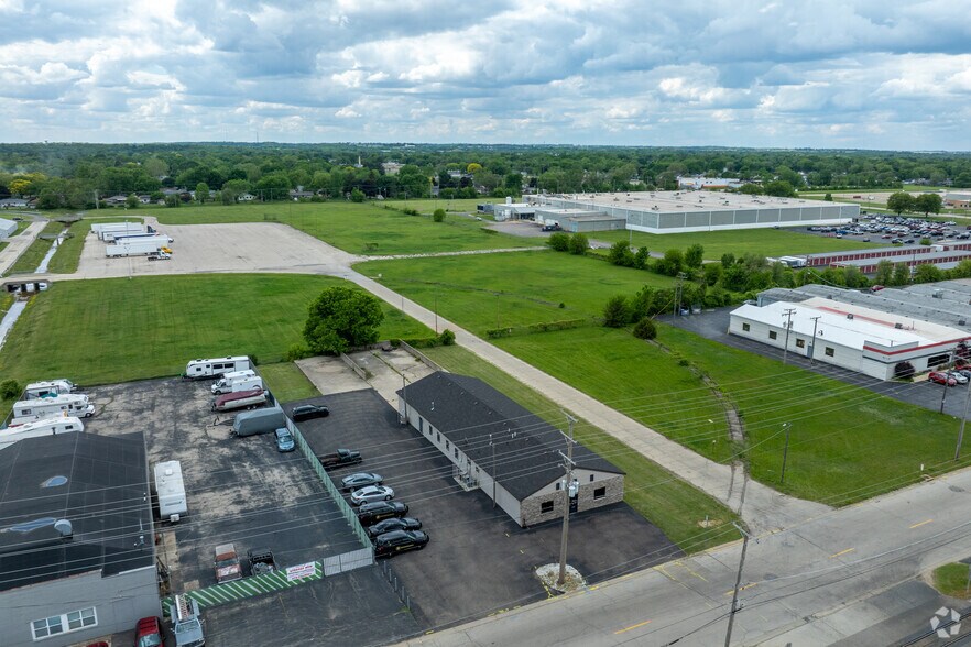 More Photos Of 6202 Material Ave, Loves Park Light Distribution For Sale