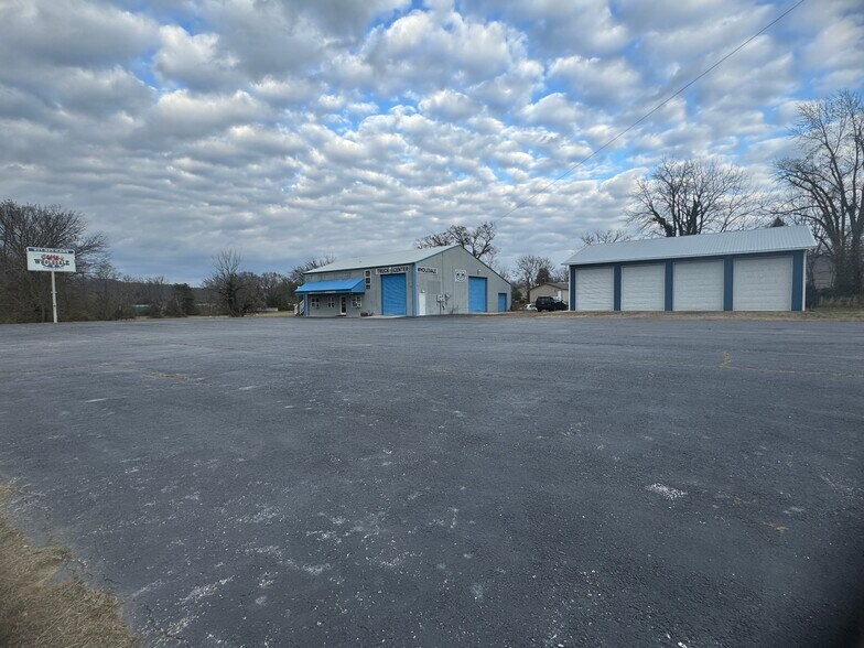 More Photos Of 2229 Bradford Hicks Dr, Livingston Auto Dealership For Sale