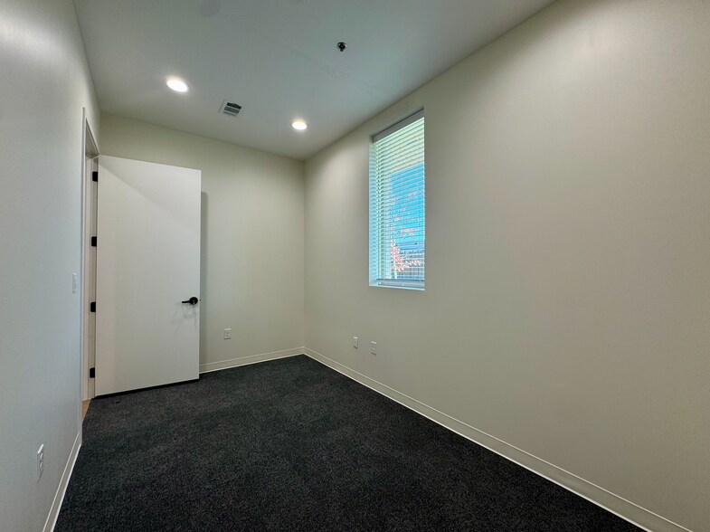 More Photos Of 1400 N Coit Rd, McKinney Medical For Lease