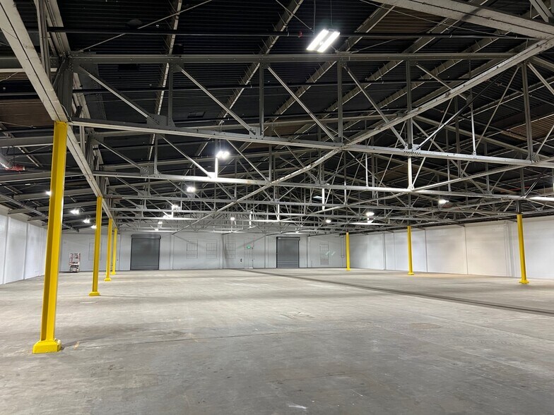 More Photos Of 5012-5116 Dudley Blvd, Mcclellan Flex For Lease