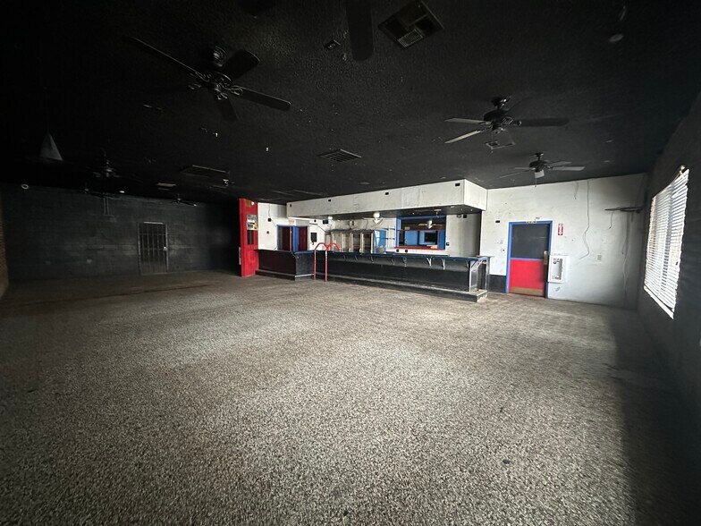 More Photos Of 230 Fox St, Lemoore Restaurant For Sale