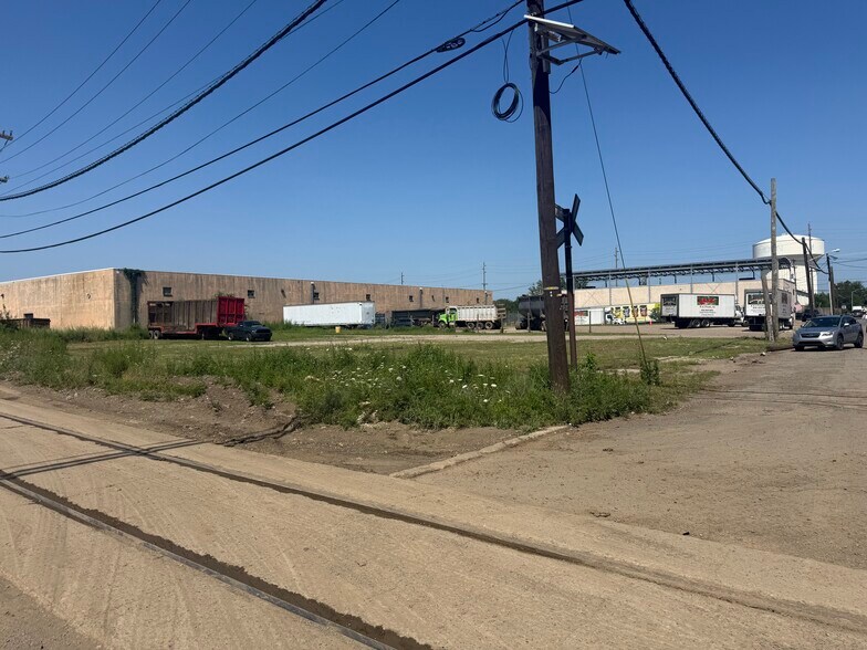 More Photos Of 135 Kaighns Ave, Camden Land For Lease