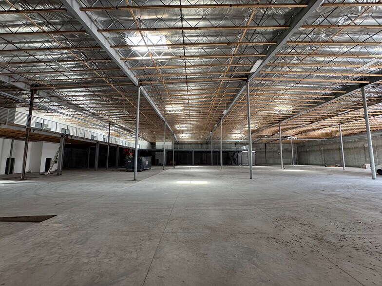 More Photos Of 8730 Crocker St, Los Angeles Industrial For Lease