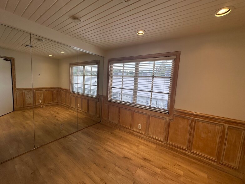 More Photos Of 12750 Ventura Blvd, Studio City Loft Creative Space For Lease