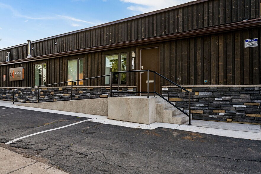 More Photos Of 2321 W 1st St, Duluth Service For Sale