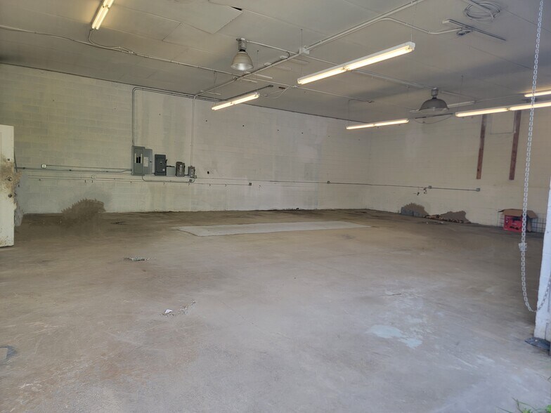 More Photos Of 5 Etowah School Rd, Etowah Warehouse For Sale