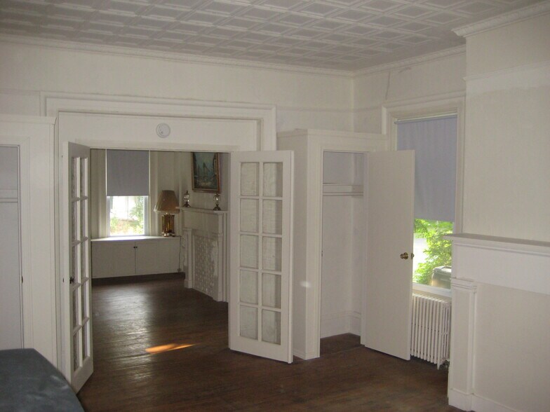 More Photos Of 360 Western Hwy, Tappan Apartments For Sale