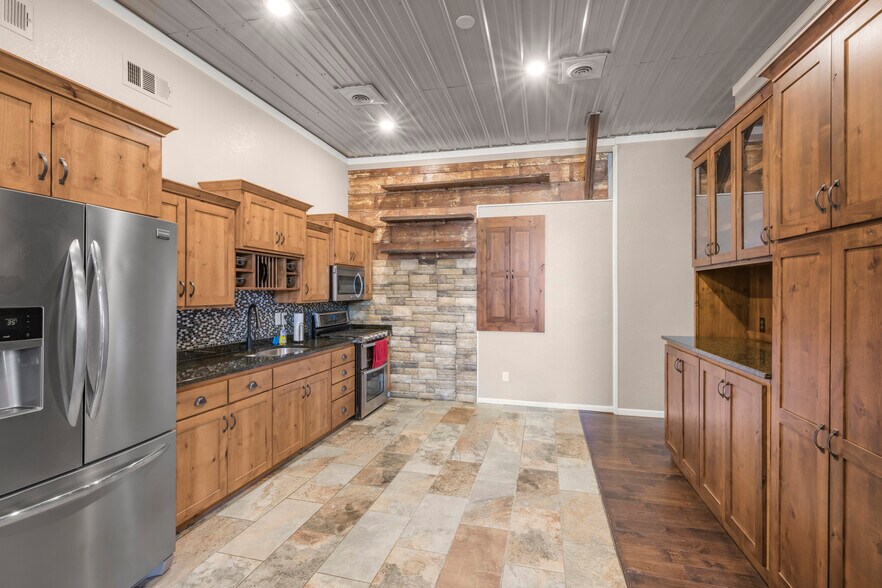 More Photos Of 90917 240th St, Austin Light Distribution For Sale