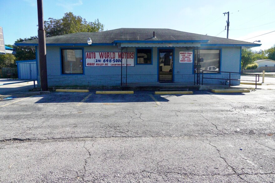 More Photos Of 4800 Rigsby Ave, San Antonio Auto Dealership For Lease