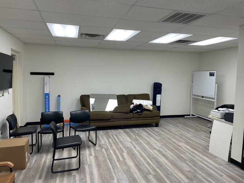 More Photos Of 3414-3426 Old Cantrell Rd, Little Rock Office For Lease