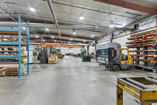 More Photos Of 4848 Industrial Park Dr, Stevens Point Warehouse For Sale