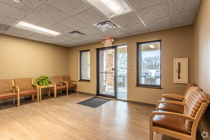 More Photos Of 7901-7909 Schatz Pointe Dr, Centerville Medical For Lease