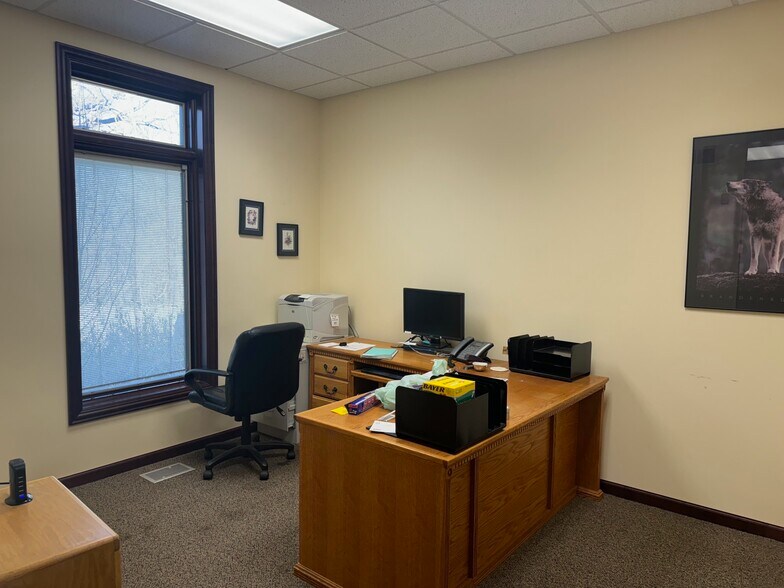 More Photos Of 181 S Lincolnway, North Aurora Medical For Sale