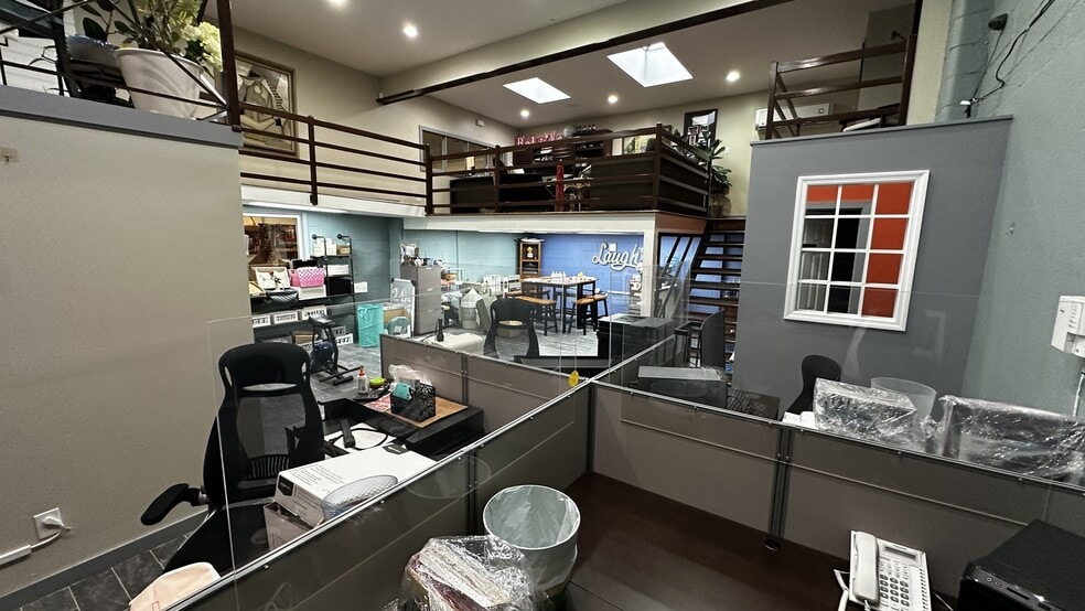 More Photos Of 530 Ray St, Freeport Manufacturing For Lease