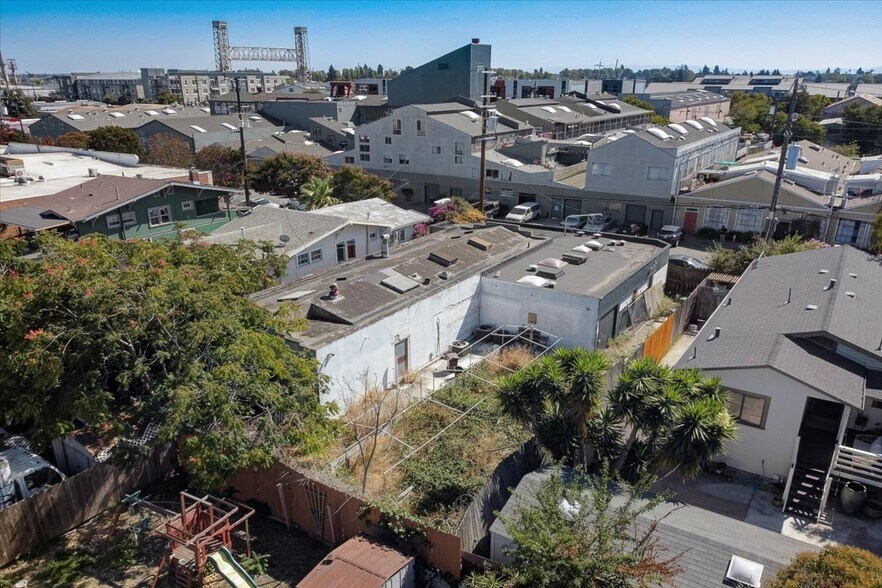 More Photos Of 2928-2930 Chapman St, Oakland Warehouse For Sale