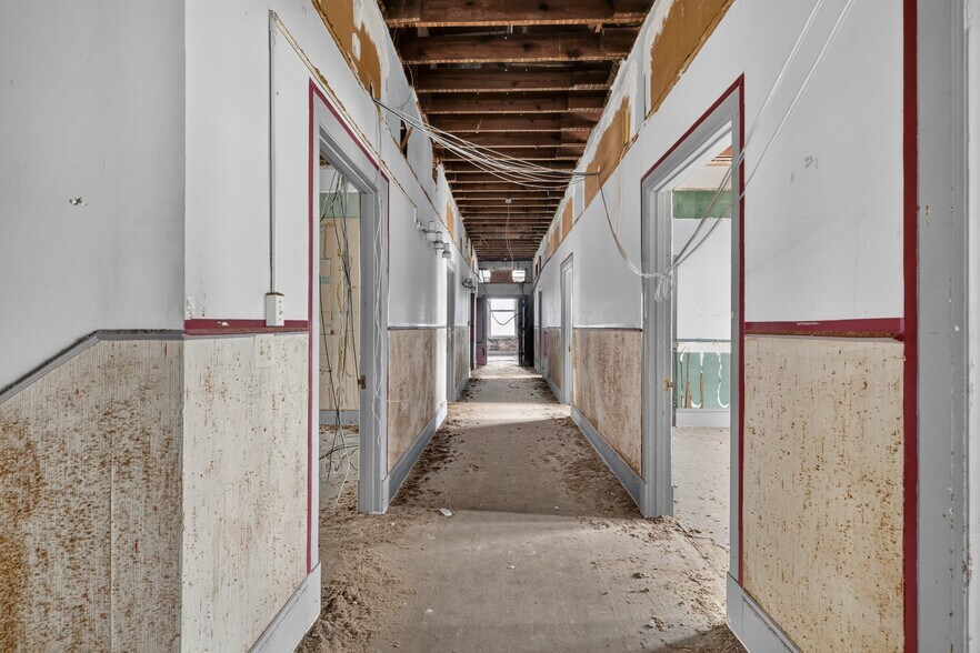 More Photos Of 400 W Main St, Leesburg Serviced Offices For Sale