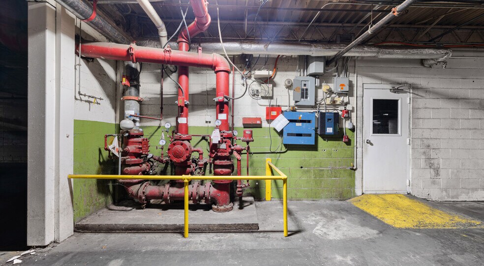 More Photos Of 312 S 14th Ave, Humboldt Manufacturing For Sale