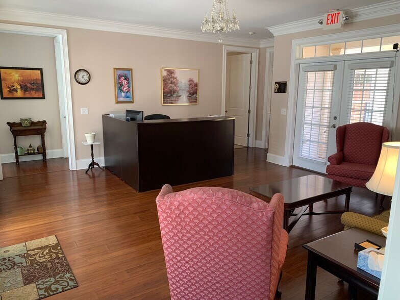 More Photos Of 5102 Covington Hwy, Decatur Medical For Sale
