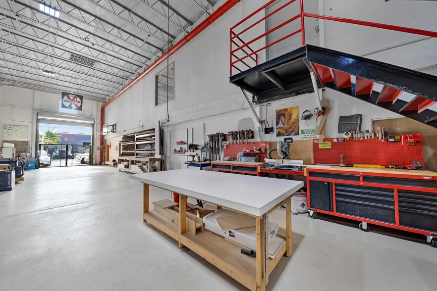 More Photos Of 3141 NW 40th St, Miami Warehouse For Sale