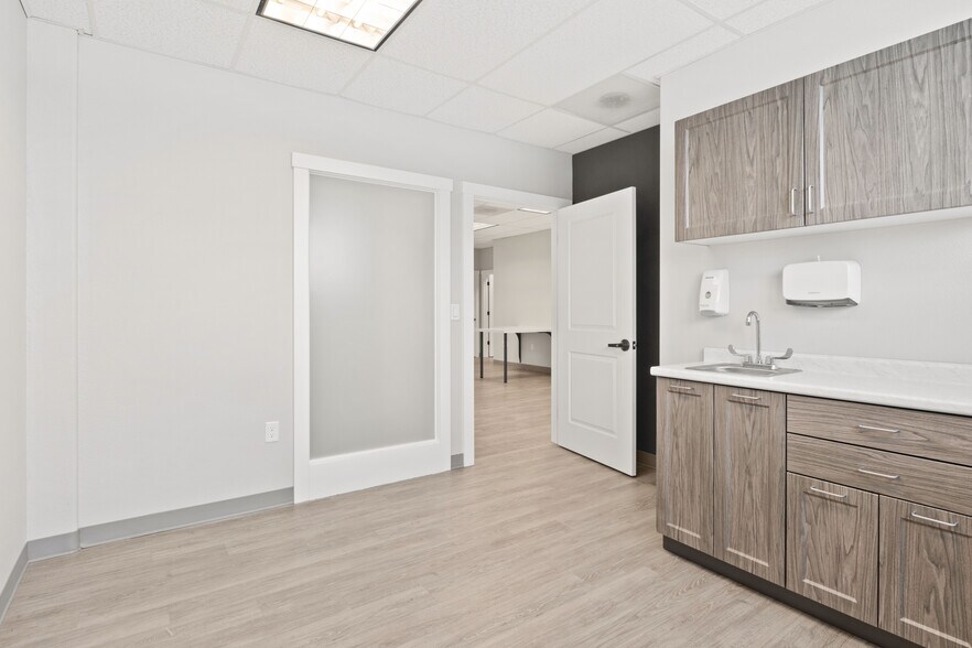 More Photos Of 350 Miller St SE, Salem Office For Sale