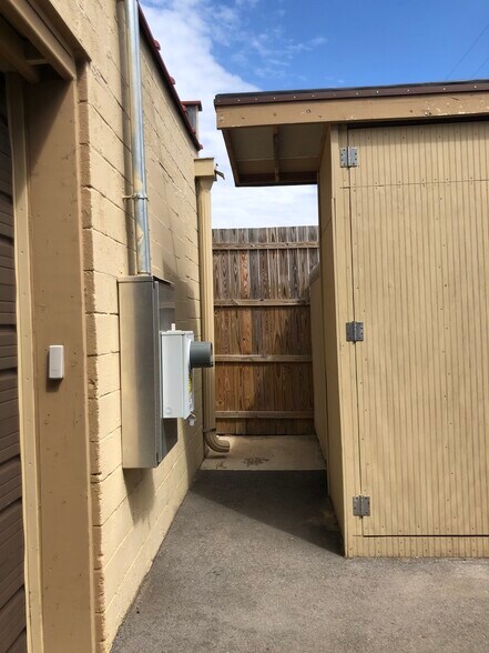 More Photos Of 2100 S 57th St, West Allis Warehouse For Sale