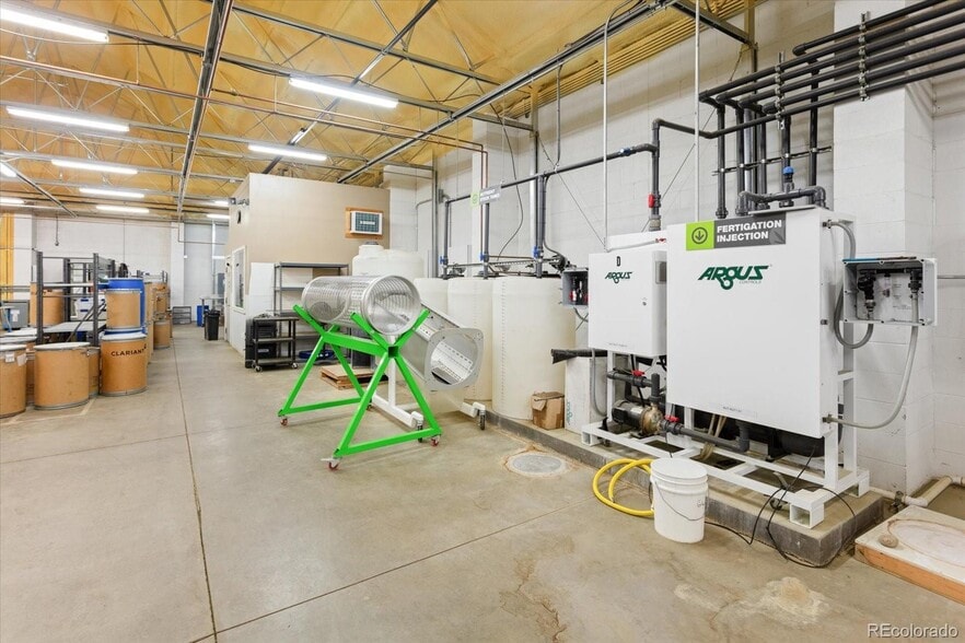 More Photos Of 7800 7706 7708 7710 County Rod 152, Salida Manufacturing For Sale