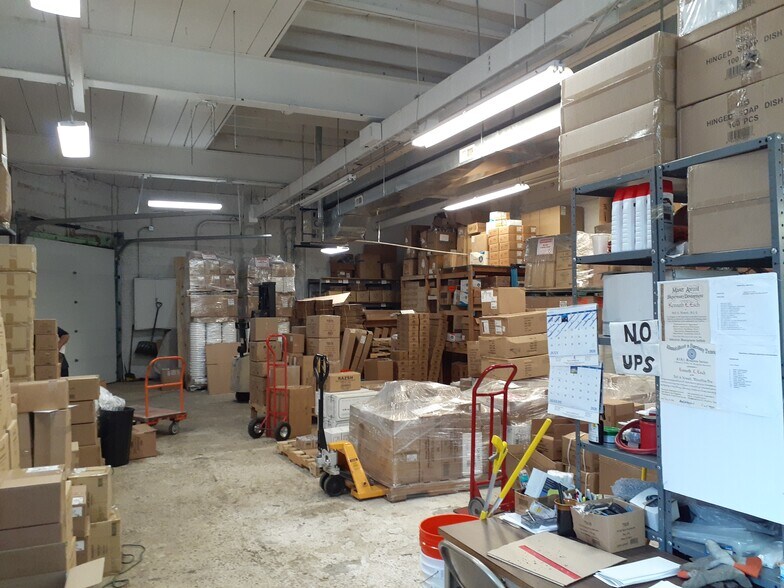 More Photos Of 8049-8051 Ridgeway Ave, Skokie Flex For Lease