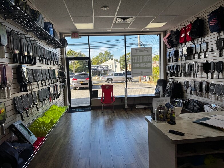 More Photos Of 5650 Merrick Rd, Massapequa General Retail For Lease