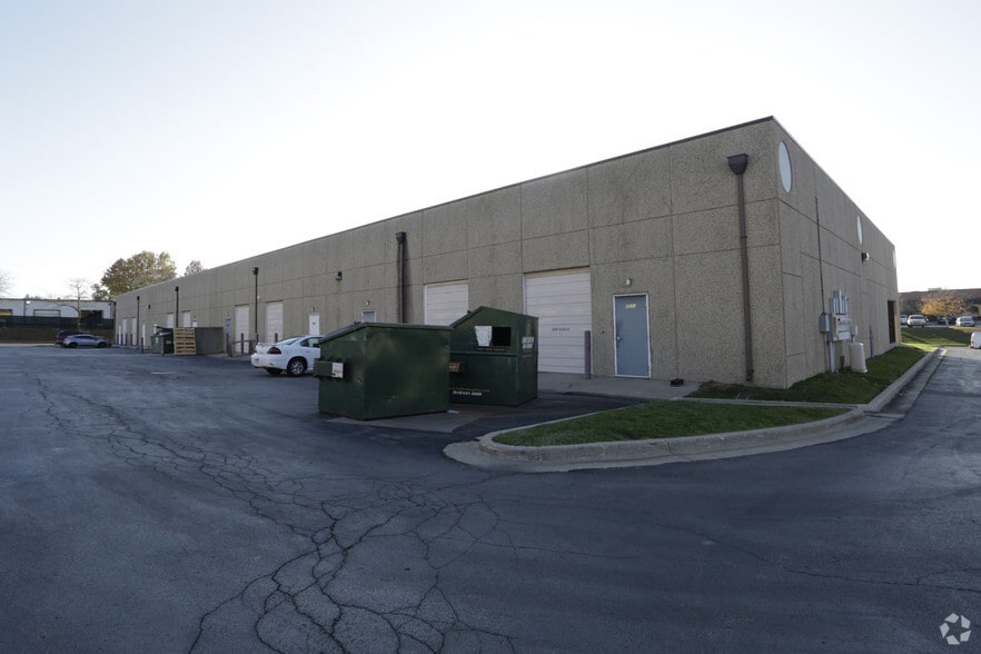 More Photos Of 14631-14651 W 95th St, Lenexa Unknown For Lease