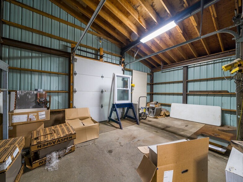 More Photos Of 50 Franklin St, Batavia Flex For Sale