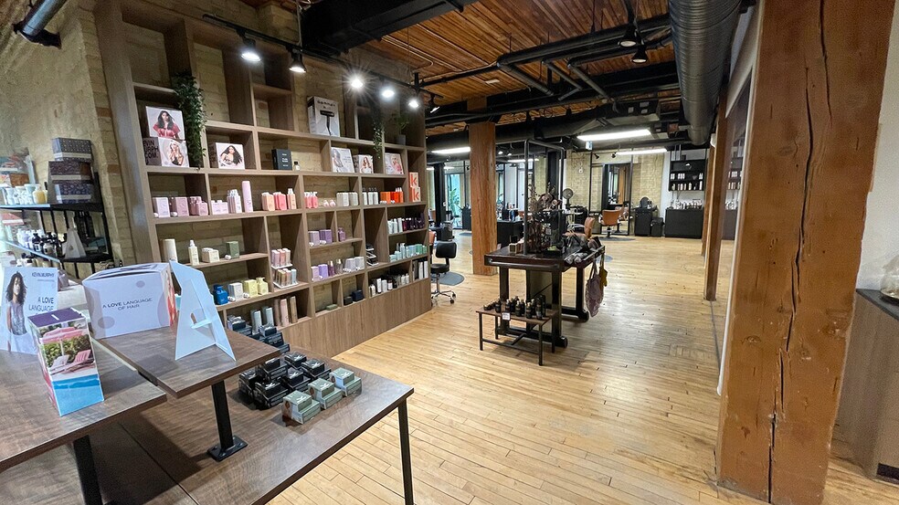 More Photos Of 139 Market Ave, Winnipeg Apartments For Lease