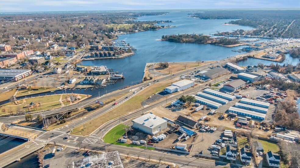 More Photos Of 9 Flint Rd, Toms River Showroom For Lease