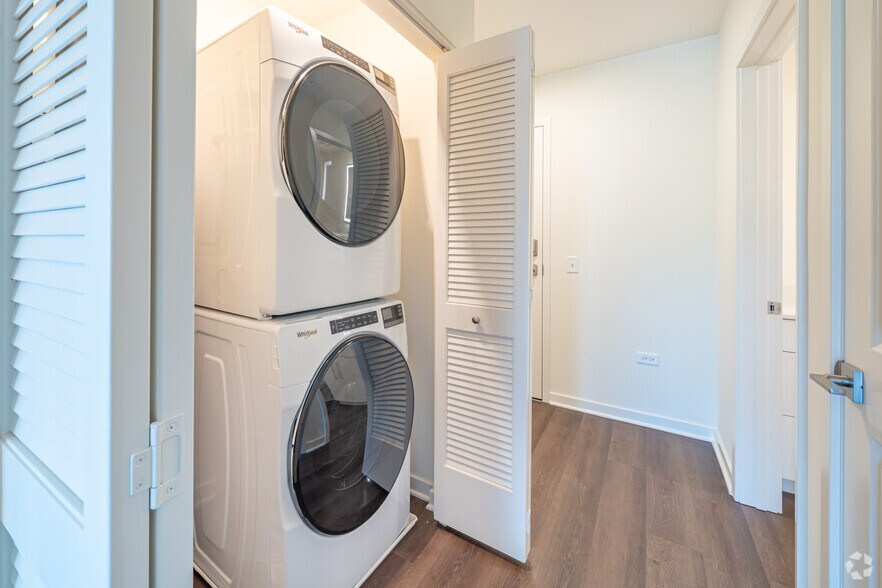 More Photos Of 122 E Northwest Hwy, Mount Prospect Apartments For Lease