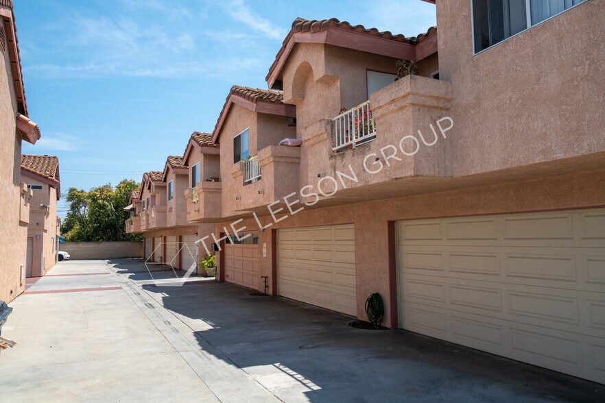 More Photos Of 11932 207th St, Lakewood Apartments For Sale