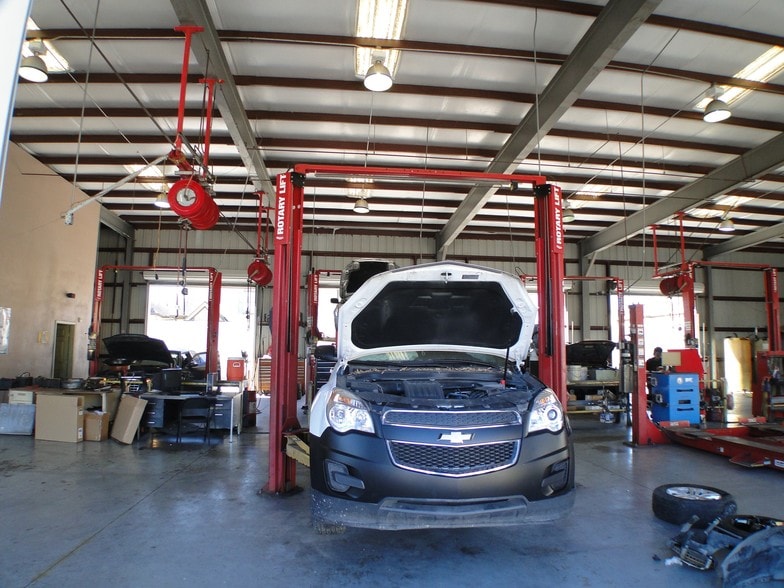 More Photos Of 11239 Veterans Memorial Dr, Houston Auto Repair For Sale