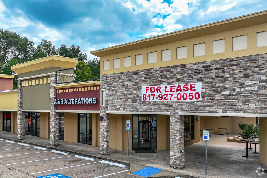 More Photos Of 3400-3502 S Broadway, Tyler Unknown For Lease