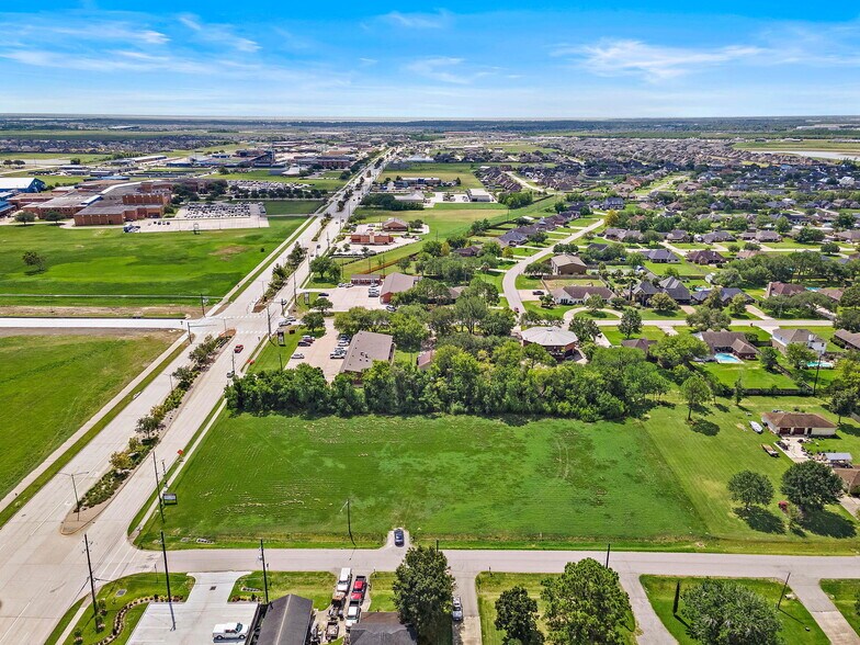 More Photos Of Eagle Dr, Mont Belvieu Land For Sale