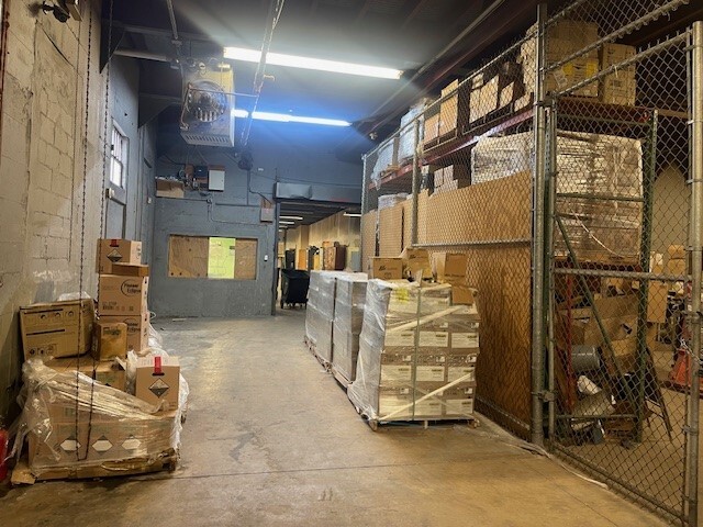 Primary Photo Of 532 N Grove St, East Orange Warehouse For Lease