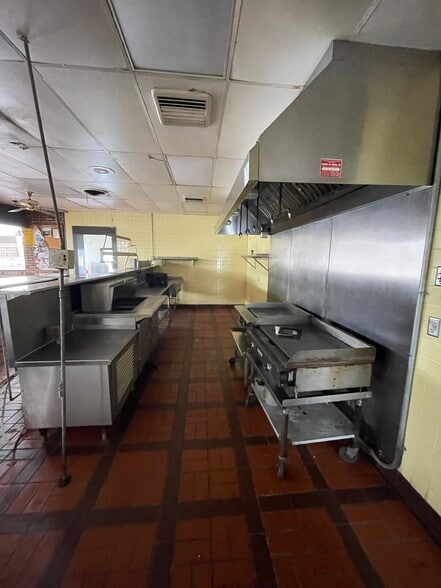 More Photos Of 3303 Wade Hampton Blvd, Taylors Fast Food For Lease