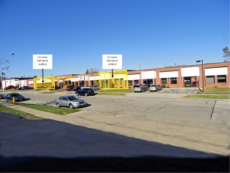 More Photos Of 920-930 Oak St, De Pere General Retail For Lease