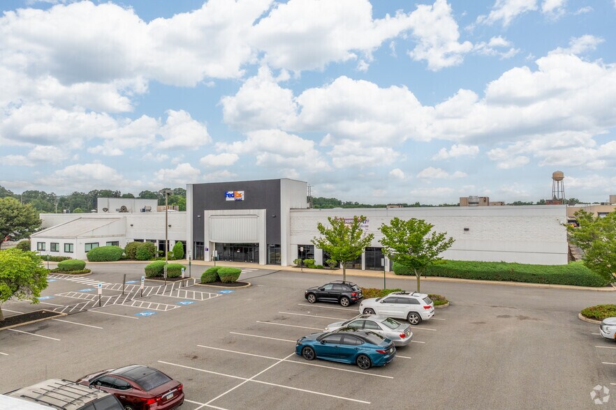 More Photos Of 122 Mill Rd, Oaks Warehouse For Lease