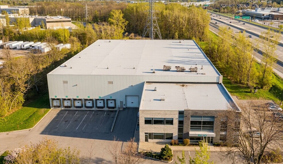 More Photos Of 20700 Rte Transcanadienne, Montréal Warehouse For Sale