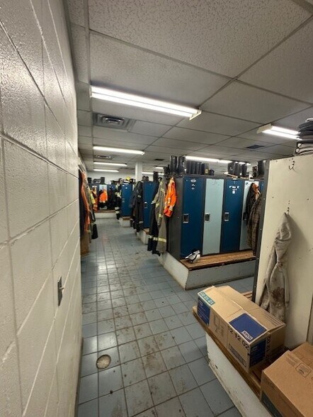 More Photos Of 28507 AB-36, Sunnynook Industrial For Sale
