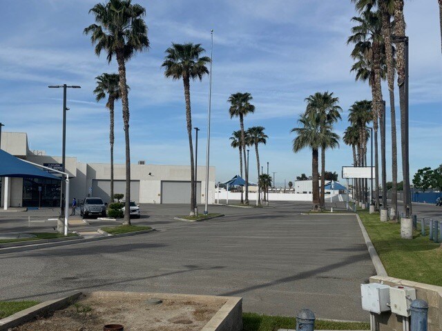 More Photos Of 4625 Wible Rd, Bakersfield Auto Dealership For Lease