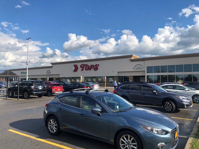 More Photos Of 2379 Maple Rd, Williamsville Unknown For Lease