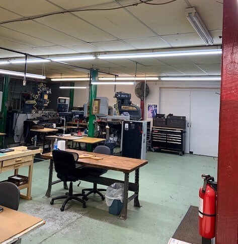 More Photos Of 1049 Tiogue Ave, Coventry Showroom For Lease