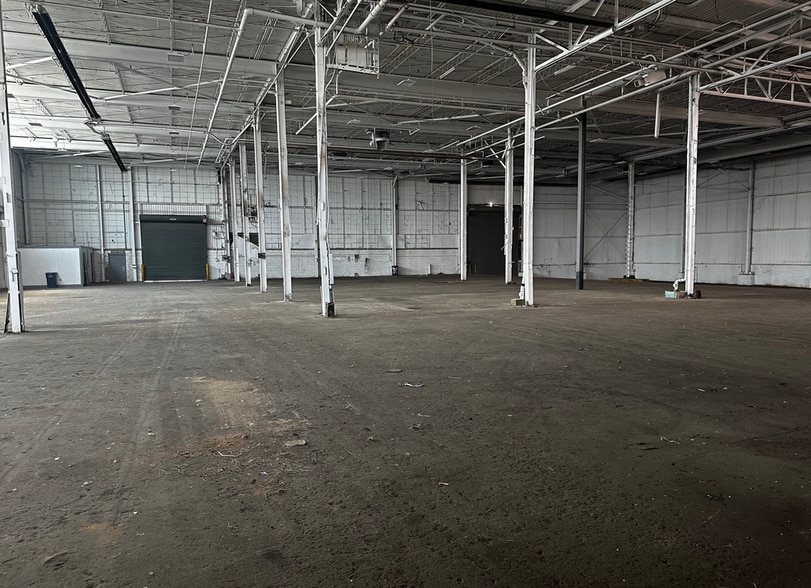 More Photos Of 13881 Elmira St, Detroit Industrial For Sale