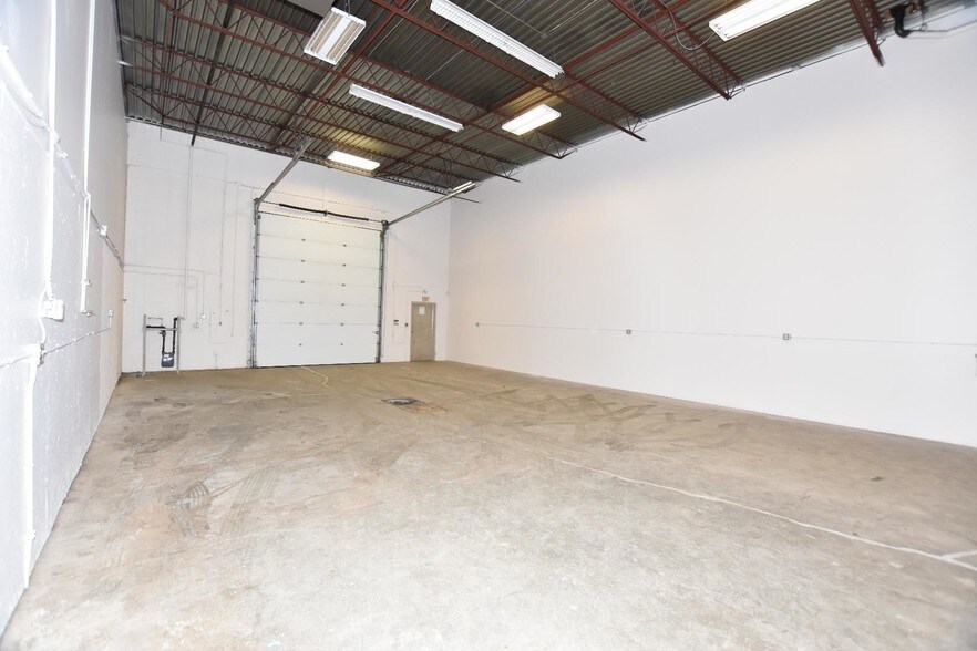 More Photos Of 2101 84 Av NW, Edmonton Light Manufacturing For Sale
