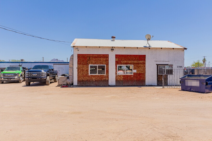 More Photos Of 2244 W Apache Trl, Apache Junction Contractor Storage Yard For Sale